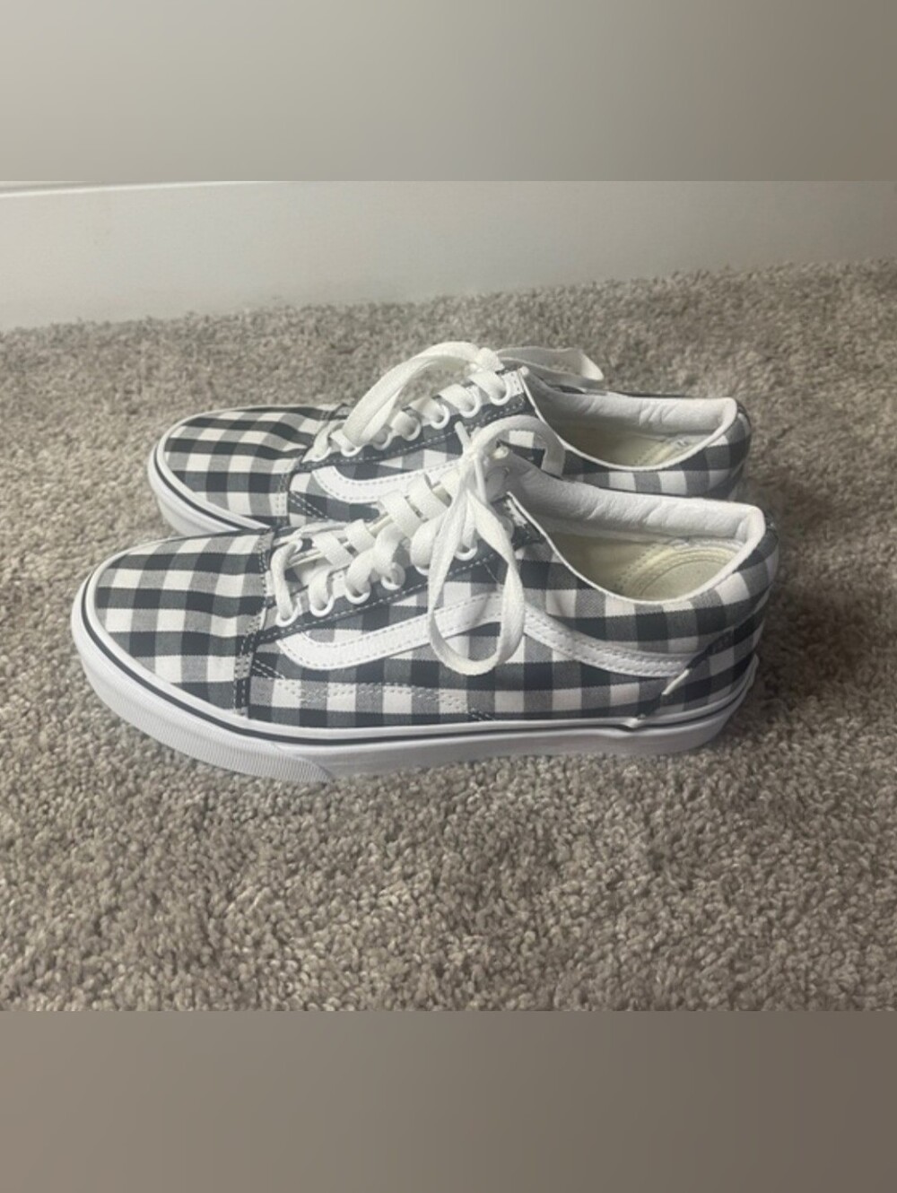 EUC--VANS Black & White Checkered Sneakers(Size 8 Women/6.5 Men)